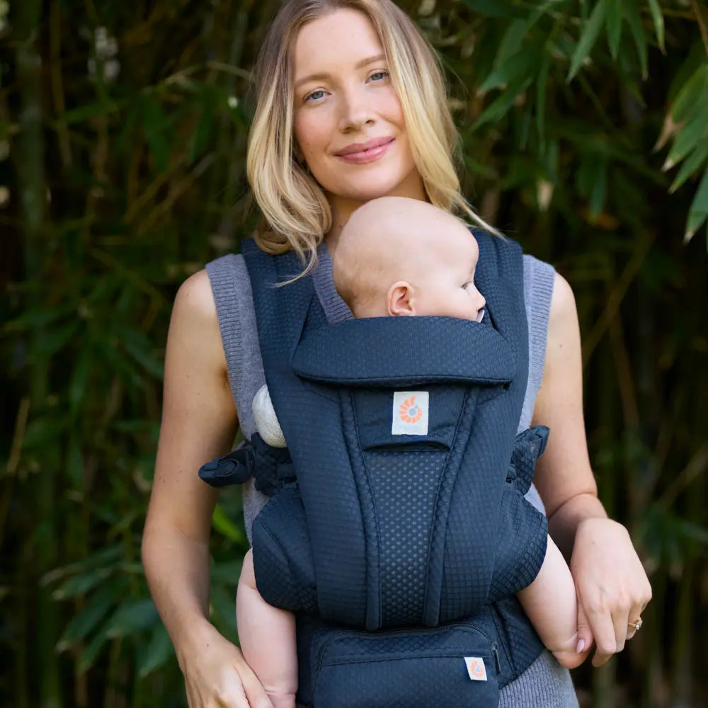 Ergobaby Omni Deluxe Baby Carrier, Lightweight Breathable Soft Mesh, Enhanced Lumbar Support, Adjustable Waistbelt & Cross Straps, Privacy Hood, 4 Carry Positions, 6 Storage Pockets, 3-20Kgs, 0 - 4 Years