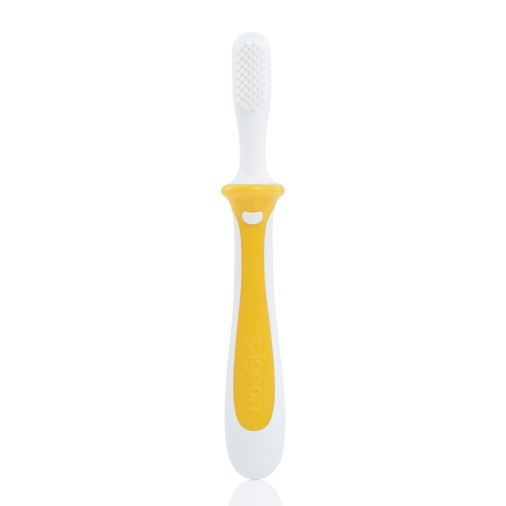 Pigeon Baby Training Toothbrush Lesson 1  Yellow