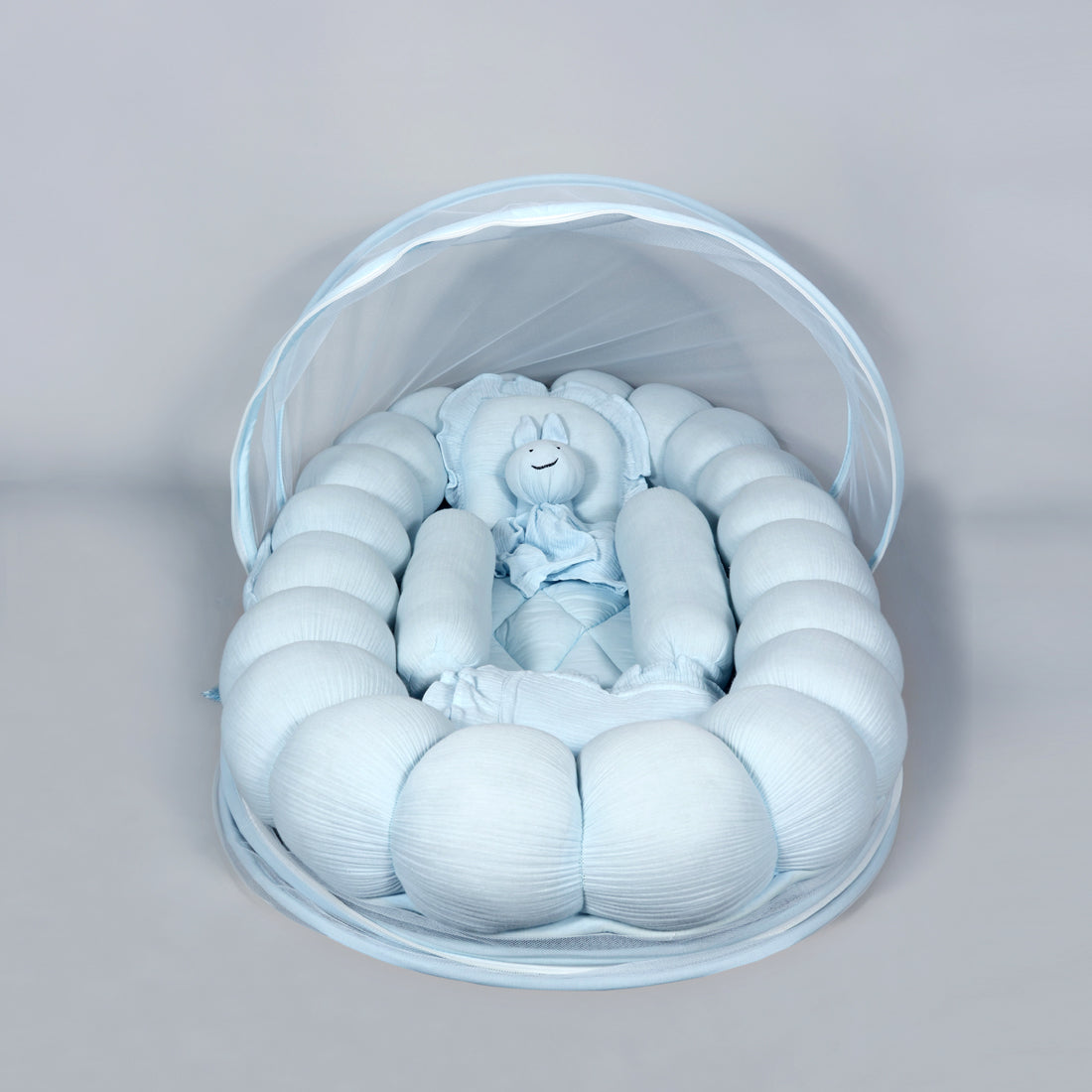 La Plume Baby Cloud Nest – Cozy, Organic & Travel-Friendly