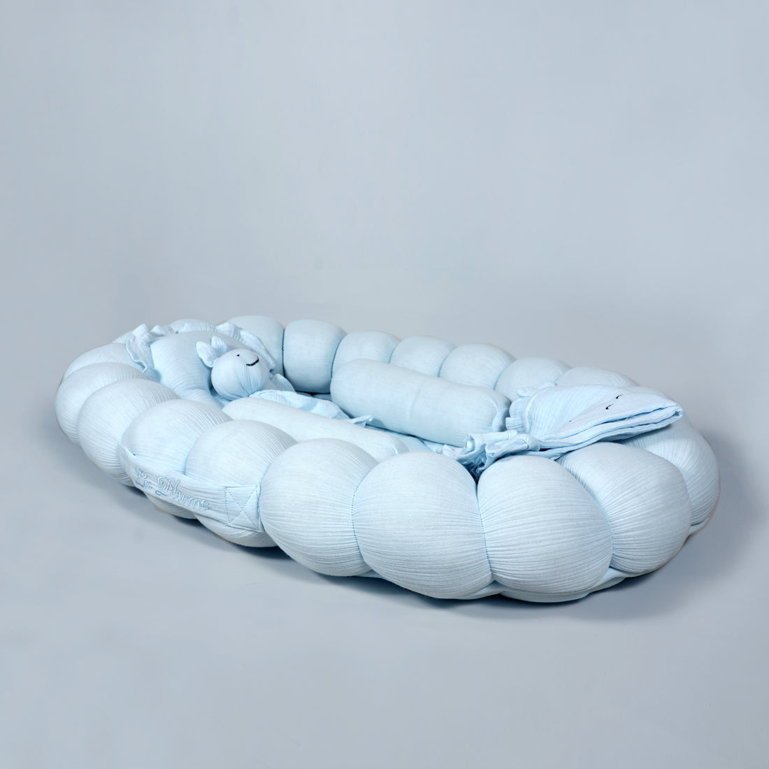 La Plume Baby Cloud Nest – Cozy, Organic & Travel-Friendly