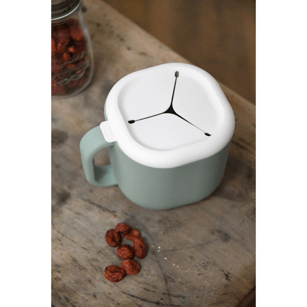 Beaba Pick 'N' Snack Container - Ideal for Storing Baby Food and Snacks, Star Shaped and Removable Lid, Wide Handle for Easy Grip, Travel Friendly
