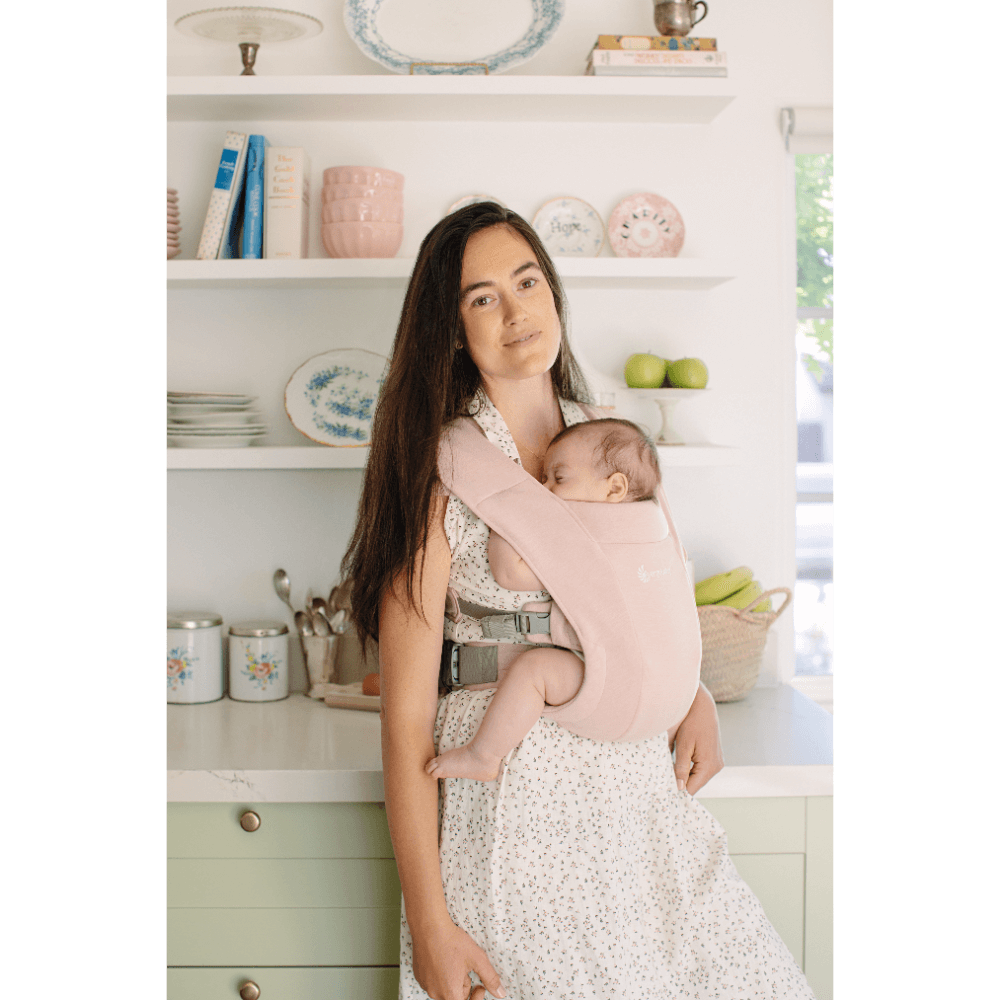 Ergobaby Embrace Newborn Baby Carrier, Soft, Cosy & Lightweight Newborn Ready Carrier, Ergonomic “M” Position, Padded Head & Neck Support, Adjustable Waistbelt & Cross Straps, 2 Carry Positions, Easy to Use, 3-11 Kgs, 0-12 Months, Blush Pink