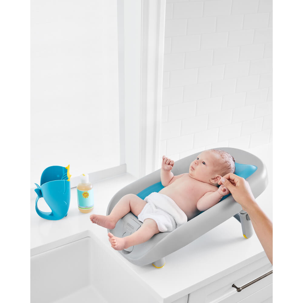 Moby Recline & Rinse Bather