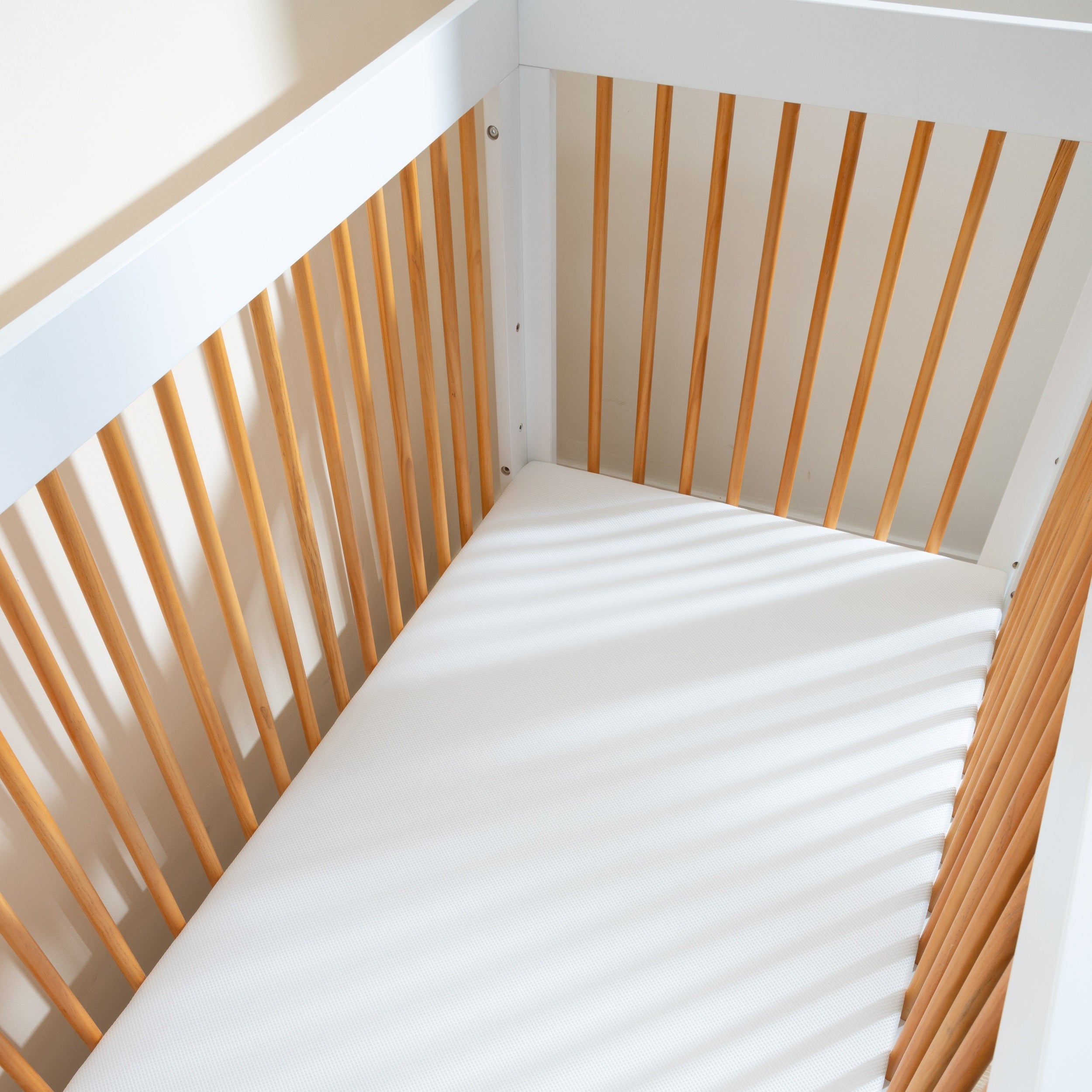 Apex Baby Crib + Aero Fiber Mattress
