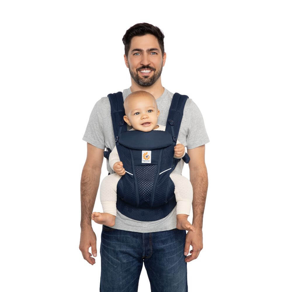 Ergobaby Omni Breeze Baby Carrier - Lightweight Newborn to Toddler Carrier with Breathable Soft Mesh, Enhanced Lumbar Support,  Adjustable Waistbelt & Cross Straps, Privacy Hood, 4 Carry Positions, 3-20Kgs, Birth - 4 Years