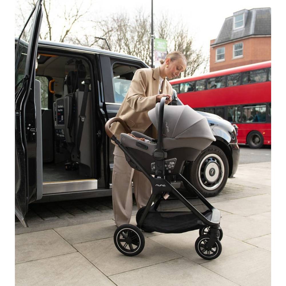 Nuna PIPA urbn Infant Car Seat Granite | Ultra-Lightweight Baby Car Seat with Built-in ISOFIX | TUV Aircraft Certified | 0-18 Months | Up to 13kg